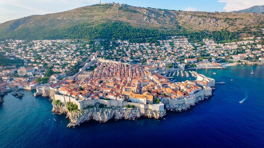 Hoje, Dubrovnik é uma das cidades mais visitadas da Croácia.