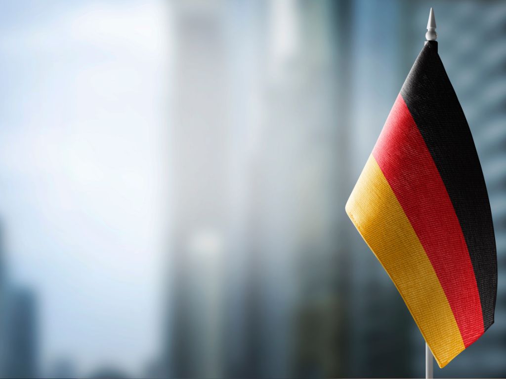 Imagem de bandeira do país para ilustrar conteúdo sobre novas regras para a cidadania alemã em 2026.